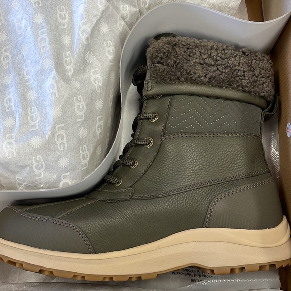 UGG Adirondack III Nylon Women's Boot - Picture 8 of 8